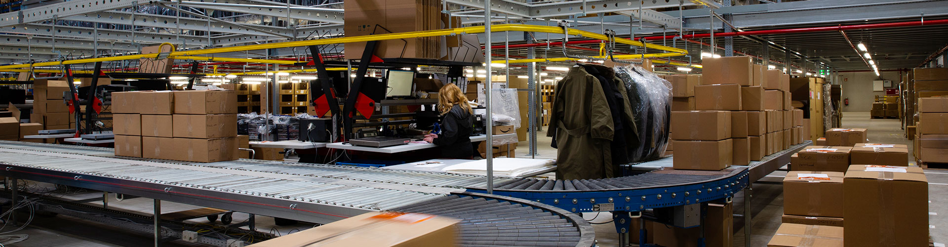 Logistics warehouse for clothes | LGI